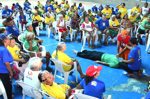 Integrantes do Cabelos de Prata participam de palestra sobre acidentes domésticos