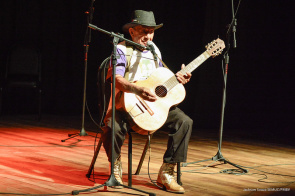 Prefeitura promove Show de Talentos no Teatro Municipal para celebrar o Dia do Idoso