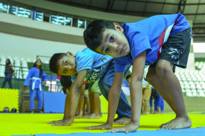 Vila Olímpica - Prefeitura oferta mais de mil vagas para Escolinha de Esportes e projeto Qualidade de Vida