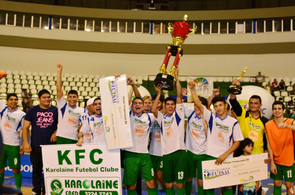 Karolaine e Valência levam o título de campeãs da Copa Boa Vista de Futsal