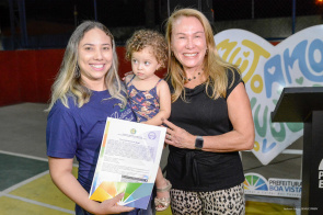 Prefeita Teresa entrega títulos definitivos a moradores do Jardim Primavera nesta sexta-feira