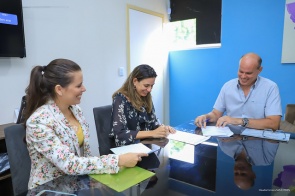 Prefeitura firma convênio com Faculdade Estácio e reforça serviços nas unidades de saúde