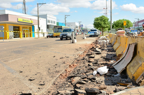 Prefeitura fecha retornos de avenidas para reduzir acidentes no trânsito
