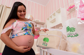 Gestantes celebram maternidade com enxovais entregues pelo Família Que Acolhe 