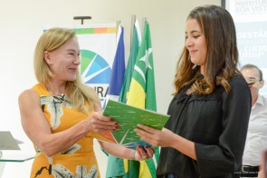 Educação - Prefeita Teresa Surita empossa novos professores, cuidadores e entrega material didático às escolas de Boa Vista