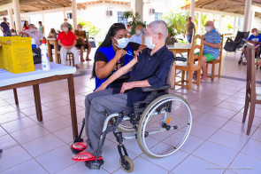 Prefeitura atinge meta de vacinação de idosos institucionalizados em Boa Vista