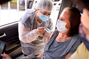 Contra o coronavírus - Prefeitura amplia vacinação de idosos a partir de 60 anos   