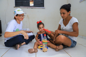 Visitação Domiciliar -  Metodologia jamaicana de desenvolvimento infantil é aplicada em crianças de Boa Vista