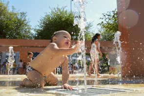 Na Capital da Primeira Infância, crianças ganham rua livre para brincar com segurança