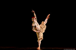 O Som do Silêncio - Espetáculo com o bailarino Santiago Junior abre temporada 2020 do Teatro Municipal