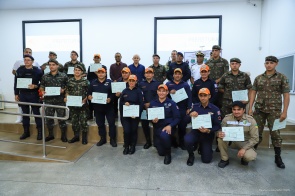 Servidores da segurança municipal recebem certificado de curso sobre embarcação pública