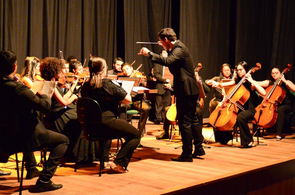 Convite  - Hoje tem música e oficina de pintura para crianças no Teatro Municipal