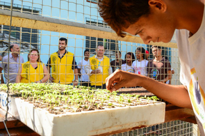 Hortas Urbanas - Crescer e Rotary Club Boa Vista reforçam parceria
