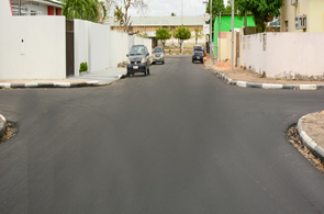 Ruas do bairro Aparecida recebem serviço de recapeamento