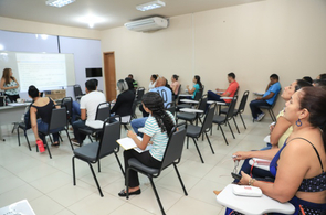 Prefeitura qualifica servidores em língua espanhola 