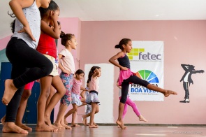 Vila Olímpica - Mais de 800 alunos retornam às atividades do projeto Escolinha de Esportes