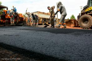 Prefeitura segue investindo em infraestrutura e ruas do Cinturão Verde recebem asfalto novinho