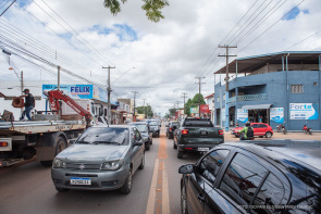 Comunicado - Prefeitura instala semáforo no cruzamento da avenida Ataíde Teive com rua Carmelo, no Canaã
