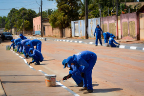 Ruas dos bairros Senador Hélio Campos e Cinturão Verde recebem obras calçadas
