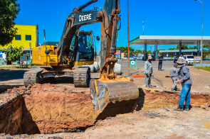 Carlos Pereira de Melo recebe obras de drenagem no terceiro trecho em reconstrução