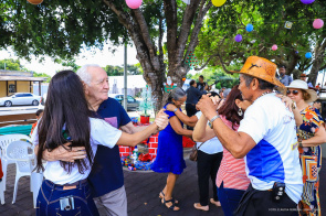 Cabelos de Prata - Em clima festivo, idosos encerram atividades de 2019 na Praça da Bandeira