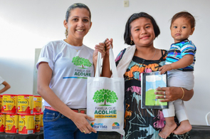 Entrega de leite para os integrantes do programa Família Que Acolhe ocorre até dia 14