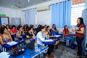 CASAS MÃE - Cuidadoras recebem capacitação para atuar com maior eficiência na primeira infância