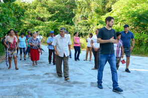Grupo de idosos do Cras Silvio Leite faz caminhada ecológica no Bosque dos Papagaios