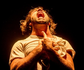 Incentivo à cultura - Espetáculo “Cárcere”, de Vinícius Piedade, se apresenta neste sábado no Teatro Municipal 