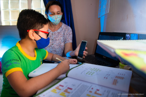 Ano letivo 2020  - Ensino remoto melhora vínculo entre família e escola no processo de aprendizagem das crianças