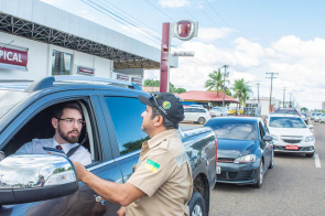 “Educação no trânsito” - Motoristas de Boa Vista recebem orientações sobre limites de velocidade nas vias