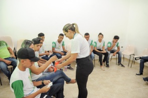 Adolescentes do Dedo Verde recebem orientações sobre prevenção da gravidez precoce