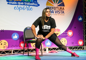 Live da Academia Aberta faz público se exercitar em casa