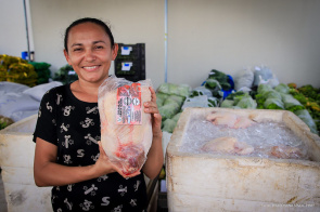 Agricultura Familiar - Produtores comercializam primeira remessa de aves com apoio do PMDA Avicultura