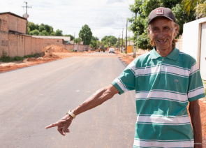 Obra de pavimentação realiza sonho de moradores da rua Antonia Cutrim, no Senador Hélio Campos 