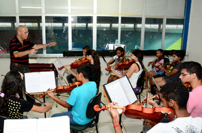 Festival Internacional de Violões: Mais de 150 crianças e adolescentes participam de oficinas