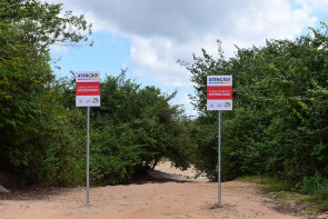 Prevenção - Prefeitura instala placas com aviso de restrição sanitária nos balneários e praias de Boa Vista