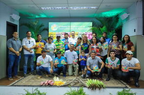 Plano de Desenvolvimento - Teresa entrega premiação a agricultores que se destacaram em Boa Vista