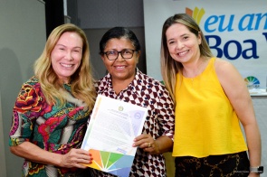 Regularização Fundiária - Moradores de áreas de interesse social recebem títulos definitivos de seus imóveis