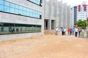 Prefeita visita obras em diversos bairros na capital