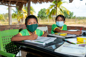Dia da Escola - Rede municipal leva sala de aula para dentro da casa dos alunos durante pandemia