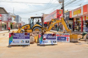 Investimentos no comércio - Prefeitura executa obras de infraestrutura na avenida Ataíde Teive