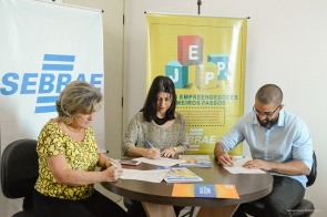 Educação - Prefeitura e Sebrae Roraima renovam parceria para o Programa Jovens Empreendedores