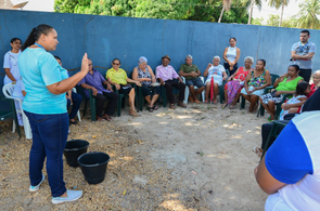 Moradores do bairro Silvio Leite aprendem a fazer sabão ecológico