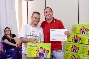 Profissionais de saúde recebem kits pedagógicos para orientar adolescentes