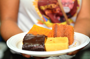O sabor do Maior Arraial da Amazônia: comidas típicas fazem um show à parte