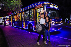 Convite - Trenóbus fará passeios com crianças em decoração natalina de Boa Vista