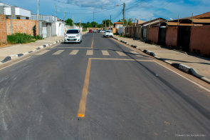 Moradores da rua Constância Monteiro Guedes, no Centenário, vivem um novo tempo com a chegada do asfalto no local