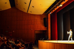 Incentivo à Cultura  - Teatro Municipal de Boa Vista recebe o Espetáculo “Cárcere”, com o ator Vinícius Piedade