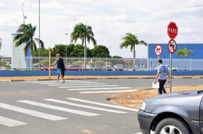 Trânsito: Ruas de acesso a Faculdade Estácio passam a ter sentido único